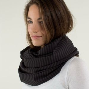 lululemon Vinyasa customizable infinity scarf in Black Camo print ✨LIKE …